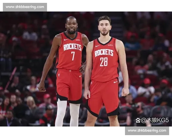 火箭与鹈鹕季前赛交锋看新阵容磨合与年轻球员潜力全面对决 火箭与鹈鹕季前赛交锋看新阵容磨合与年轻球员潜力全面对决